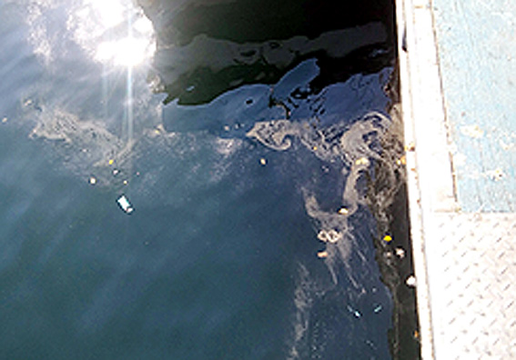 선저폐수-해상유출-사진.jpg