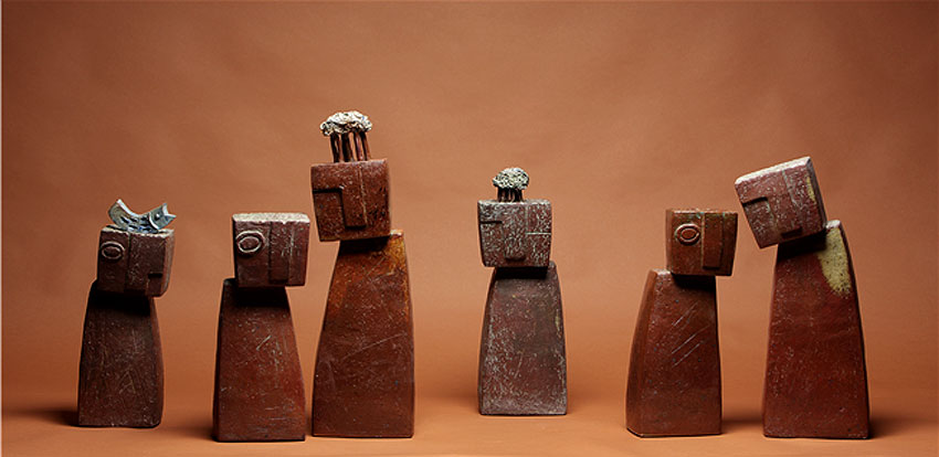 김남숙 작 '탐라인', 2007, 혼합토, 색화장토·단풍유·재유, 39×16×11cm, 56×18×13cm 외 4점. ⓒ헤드라인제주