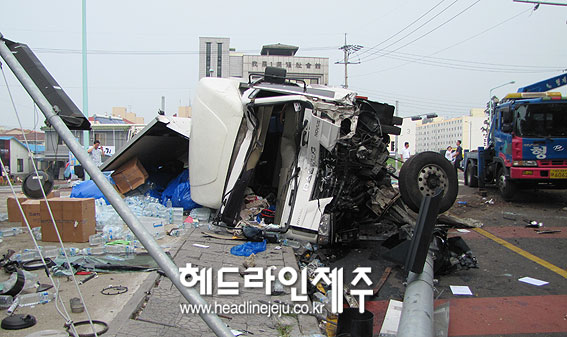 지난 2014년 발생한 제주대학교병원 앞 화물차 사고.<사진=헤드라인제주DB>