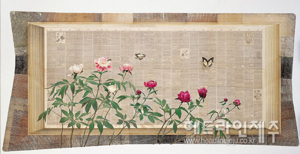 고영훈, <작약과 나비>, Acrylic on Cloth·Paper, 93x198cm, 2004. ⓒ헤드라인제주